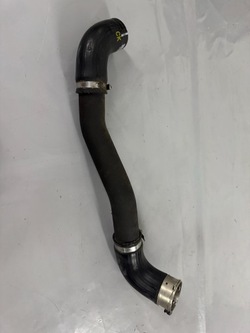 Шланг труба воздуха интеркулер kia stinger 3.3 t-gdi genesis g70 фото №1