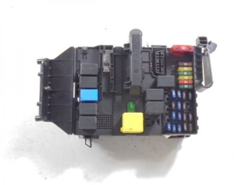 Smart fortwo i коробка предохранителей 0010386v013 фото №1
