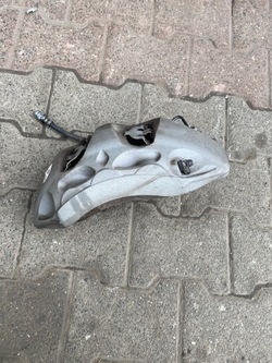 Audi q5 80a суппорт тормозной правые 80a615106br фото №1