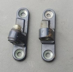 Петля петлі двері лівий зад верх dół mercedes e 211 w211 фото №1