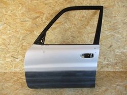 Двері перед передні ліві rav4 iv 00-05 фото №1