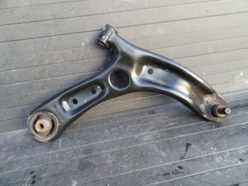 Kia rio v 2019 1,2 16v рычаг переднее правые org фото №1