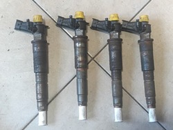 Renault scenic iii trafic 2,0dci інжектор h82409398 фото №1