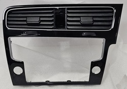 Нова org корпус дисплея + решітка повітропровід vw golf vii - 5g2819733 фото №1