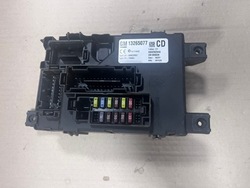 Corsa d коробка предохранителей bsi 13265077 фото №1
