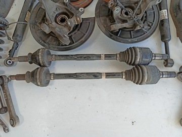 Maserati ghibli 14+ 3.0 b піввісь лівий зад шарнір фото №1