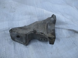 Range rover sport l494 3.0d лапи кронштейн двигателя фото №1