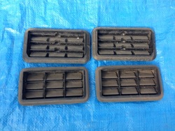 Dodge challenger 15 16 17 решітка вентиляційна фото №1