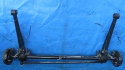 Балка підвішування вісь зад задня suzuki alto фото №1