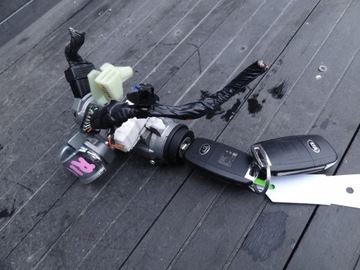 Kia rio v 2019 1,2 замок запалювання + 2x ключ оригінал фото №1