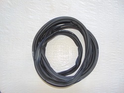 Vw passat b8 прокладка кришки bagażnita універсал now 3g9827705b фото №1