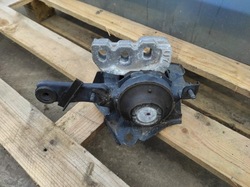 Лапи подушка двигателя гибрид toyota yaris iv 1.5 u7 фото №1