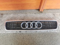Решётка решётка радиатора audi a4b5 оригинальный номер 8d0853651j фото №1