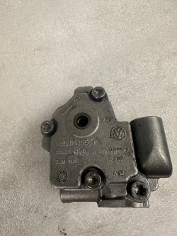 Audi оригинальный номер 03l115105f насос масла... фото №1