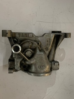 Насос масла масляная audi 059115105h малый пробег, состояние идеальный фото №1