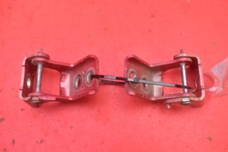 Петля петлі двері праві перед peugeot 2008 2 ii 19-21 фото №1