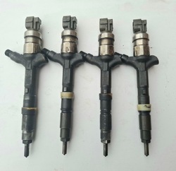 Форсунка інжектор toyota 2.0 d4d 23670-27020 фото №1