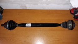 Піввісь права audi tt 8j 2.0 tfsi 8j0407272t фото №1