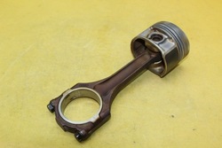 Поршень шатун шату́н toledo ii 2.3 b 021e 81l53 aqn фото №1