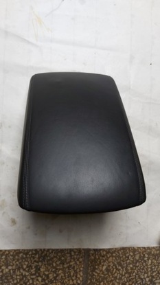 Подлокотник бардачок туннеля среднего audi a8 d4 4h чёрная кожа оригинальный номер eu фото №1