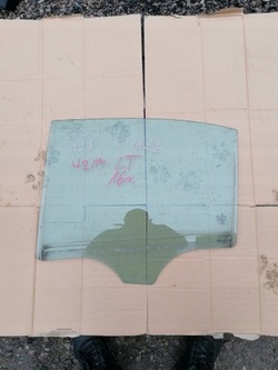 Mercedes w213 стекло дверь левая задняя 16r sedan фото №1