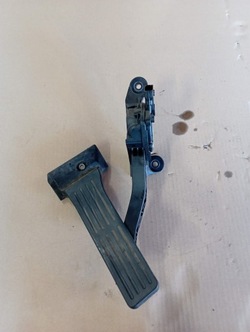 Kia ceed ii потенциометр педаль газа 32700 a6100 фото №1