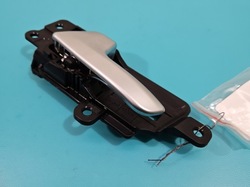 Ручка внутренняя перед левая kia sportage iv 15-21 82613-f1000 фото №1