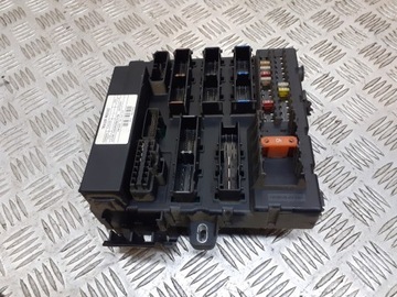 Коробка запобіжників vectra c 13112910 фото №1