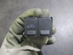 Кнопка сигнализации volvo v50 07-12 30740285 фото №1