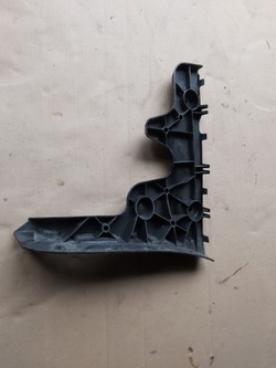 Ползун бампера правые зад audi rs6 c6 4f9807454b фото №1