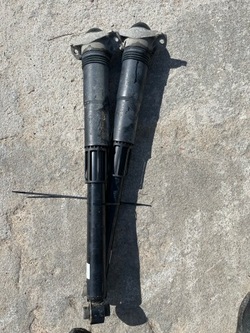 Амортизатор зад лівий праві комплект 5qa512011bk vw фото №1