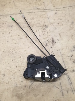 Toyota yaris ii замок дверь переднее левый 6pin 5d фото №1