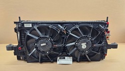 Комплект радіатор вентилятори volvo xc40 c40 ec40 ex40 polestar 2 ev400 фото №1