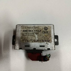 Audi a4 s4 b5 8d 1997 4d0951173 блок управления / модуль сигнализации 4d0951173 фото №1