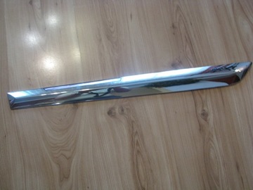 Планка хром лівий зад toyota corolla e16 e17 e18 фото №1