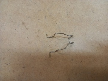 Застёжка пружина лампочки h7 seat toledo leon altea фото №1