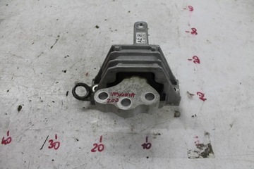 Лапи подушка двигуна 13227717 insignia a 08-13 фото №1