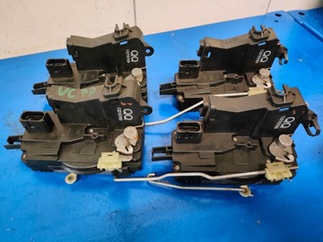 Замок дверь правые перед opel vectra c signum 13210769 qq 5pin фото №1