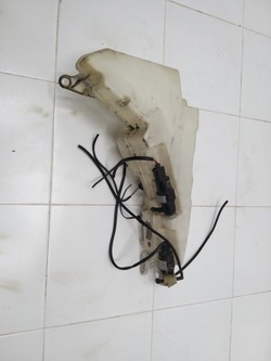 Audi a6 c6 бачок склоомивача фото №1