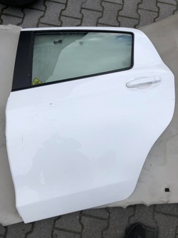 Toyota yaris iii рестайлінг 18-21 двері ліві зад 040 фото №1