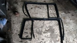 Vw touran i 1t 03-10 - прокладка скла лівий зад фото №1