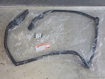 Range rover sport прокладка na двері зад lr043856 фото №1