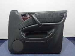 Mercedes ml w163 обивка дверь перед правая боковина кожа фото №1