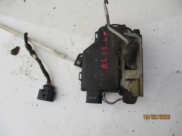 Audi a6 c5 - замок з двері ,лівий переднє 9pin фото №1