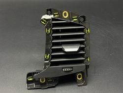 Решётка воздуховод водитель правая audi a1 82b820902a фото №1