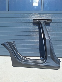 Audi a4 s4 b9 поріг стійка підкрилок праві зад фото №1