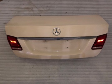 Mercedes w212 рестайлінг кришка зад bez лампа фото №1