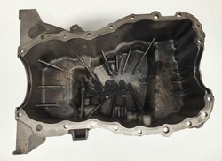 Поддон масляная renault dacia 1.5 dci 111116149r фото №1