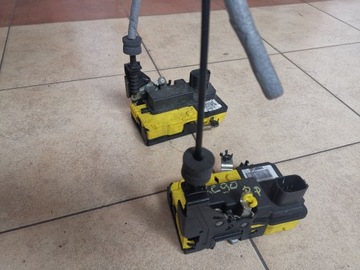 Volvo xc90 замок дверь перед переднее фото №1