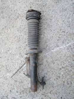 Mazda 2 02- амортизатор правые переднее 3m7118045ba фото №1